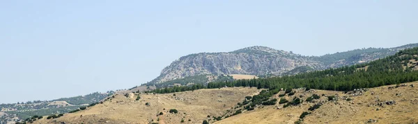 Türkische Berge und grünes Waldpanorama — Stockfoto