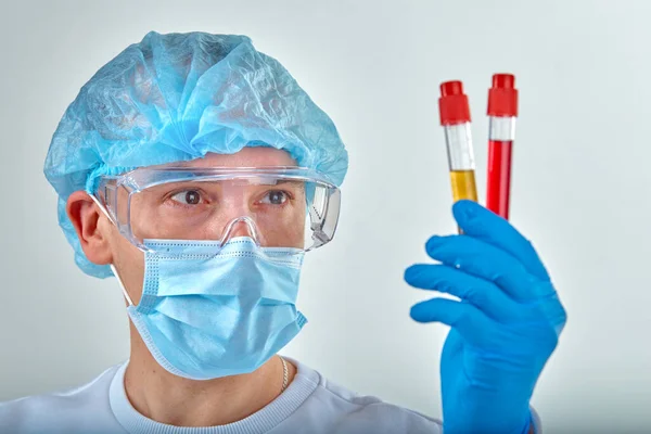 Doctor Mask Performing Blood Test Coronavirus Covid19 Hiv Ebola Other — Stock Photo, Image