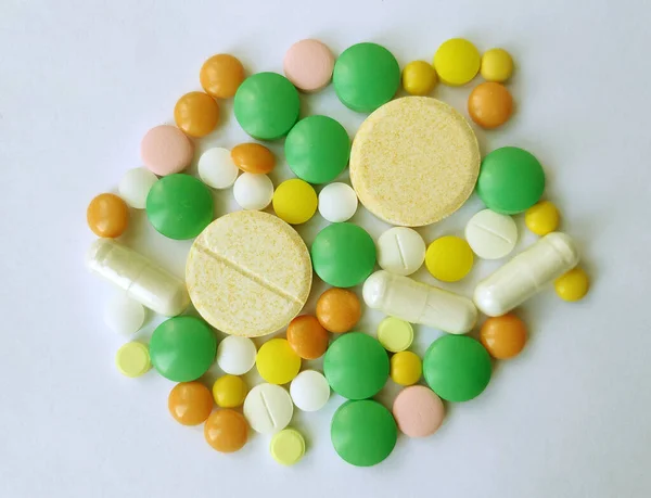 Stapel Kleurrijke Pillen Medicijnachtergrond Tabletten Voorgeschreven Voor Verschillende Ziekten Gezondheidszorg — Stockfoto