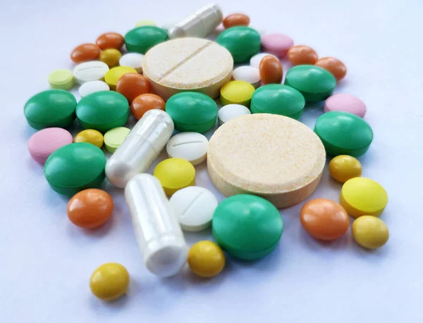 Kleurrijke Pillen Medicijnachtergrond Tabletten Voorgeschreven Voor Verschillende Ziekten Gezondheidszorg Achtergrond — Stockfoto