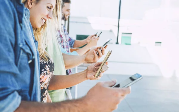 Group Friends Using Mobile Smart Phones Outdoor Young Students Having — Stock Photo, Image