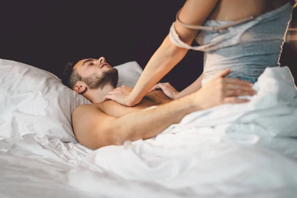 Pareja Joven Teniendo Sexo Hotel Lujo Amantes Románticos Momentos Íntimos — Foto de Stock