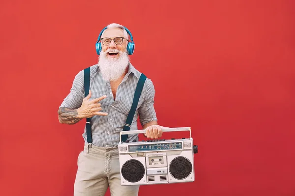 Senior Crazy Man Listening Music Headphones Vintage Boombox Outdoor Hipster — Stock Photo, Image