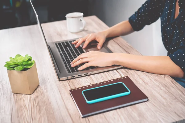 Young Girl Using Laptop Home Side View Female Hands Typing — Stock Photo, Image