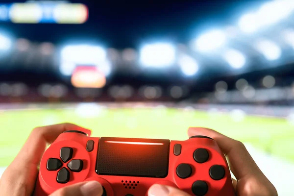 Anak Muda Bersenang Senang Bermain Game Video Sepak Bola Online — Stok Foto