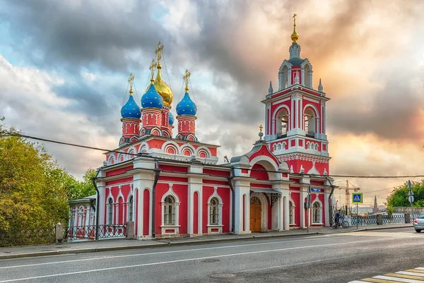 Igreja de São Jorge no centro de Moscou, Rússia — Fotografia de Stock