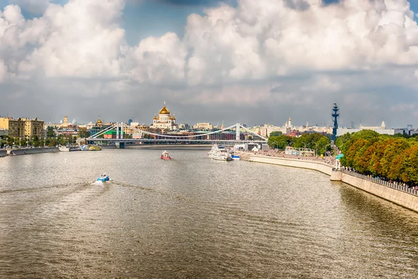 Letecký pohled na řeku Moskva v centru Moskvy, Rusko — Stock fotografie