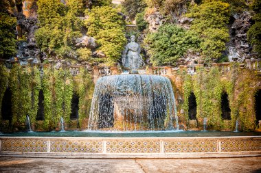 Oval çeşme Villa d'Este, Tivoli, İtalya