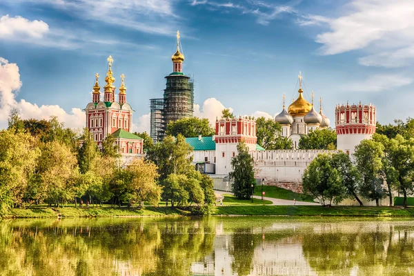 Vista idílica do mosteiro do Convento Novodevichy em Moscou, Rússia — Fotografia de Stock