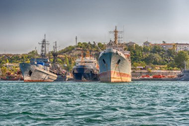 24 AĞUSTOS 2016: Rıhtımda duran Sovyet ve Rus Karadeniz Filosu savaş gemileri