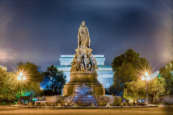 Anıt Kraliçe Ekaterina ve en, St. Petersburg, Rusya Federasyonu — Stok fotoğraf