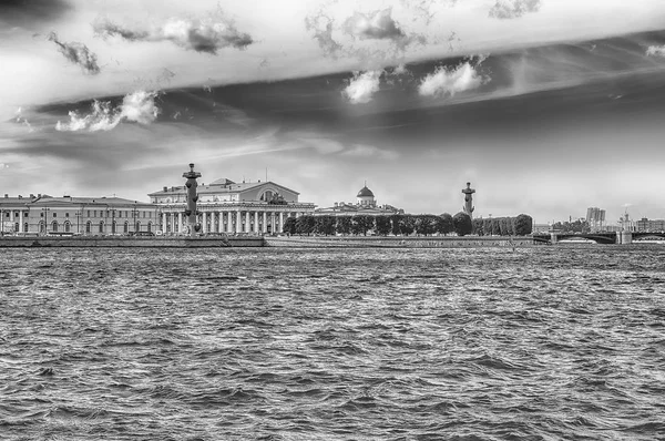 Weergave van het Spit van Vasilievsky eiland, St. Petersburg, Rusland — Stockfoto