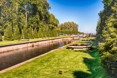 Peterhof bahçeleri, Rusya'nın deniz kanal üzerinden görünüm