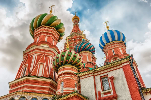 Catedral de San Basilio en la Plaza Roja de Moscú, Rusia — Foto de Stock