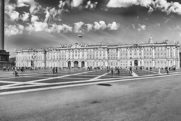 Façade du Palais d'Hiver, Musée de l'Ermitage, Saint-Pétersbourg, Russie — Photo