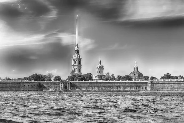 Visa av peter och paul fästning, st petersburg, Ryssland — Stockfoto