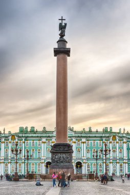 Alexander sütun ve Kış Sarayı, St. Petersburg, Rusya