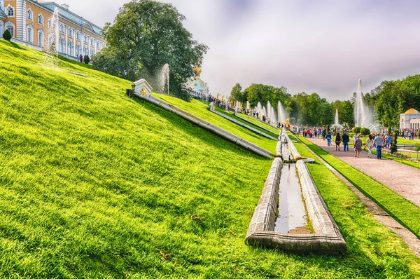 Vista do Palácio e Jardins de Peterhof, Rússia — Fotografia de Stock