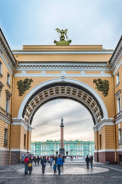 Arco do Edifício General Staff, São Petersburgo, Rússia — Fotografia de Stock