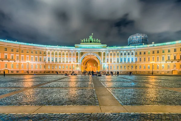 Homlokzat, az általános személyzeti épület, St. Petersburg, Oroszország — Stock Fotó