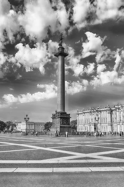 Alexander Column in Palace Square, São Petersburgo, Rússia — Fotografia de Stock