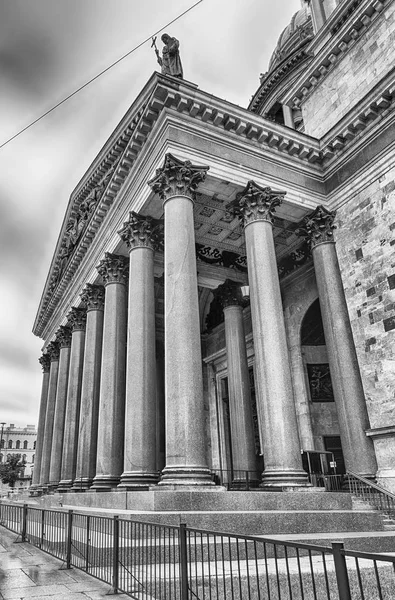 A icônica Catedral de São Isaac em São Petersburgo, Rússia — Fotografia de Stock