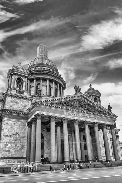L'iconica Cattedrale di San Isacco a San Pietroburgo, Russia — Foto Stock