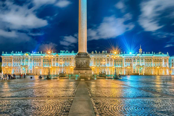 Fasada pałacu zimowego, Ermitaż, Sankt Petersburg, Federacja Rosyjska — Zdjęcie stockowe