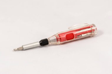 Birden çok bit kırmızı mini tornavida