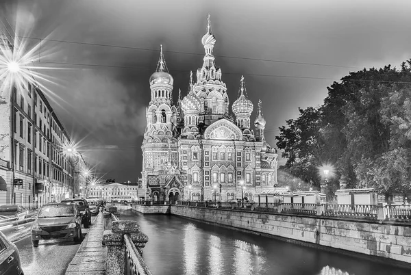 밤, 세인트 피터 스 버그, 러시아에 혈액에 구원 자의 교회 — 스톡 사진