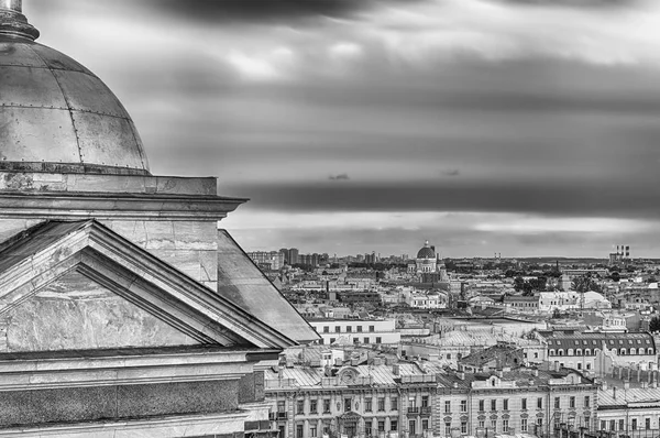 Vista panorâmica sobre São Petersburgo, Rússia, da Catedral de São Isaac — Fotografia de Stock