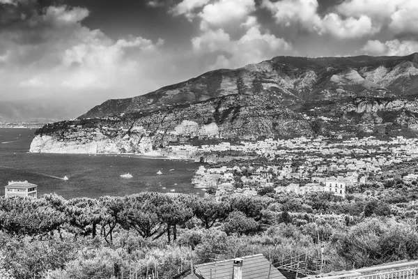 夏の間、ソレント、イタリアの風光明媚な空撮 — ストック写真