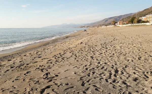 イタリア カラブリア州の thyrrenian 海岸の風光明媚なビーチ — ストック写真