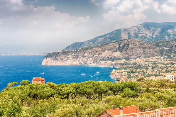 Scenic aerial view of Sorrento, Italy, during summertime — Stock Photo, Image