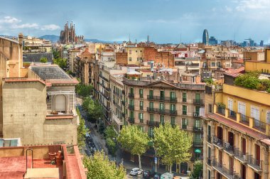 Merkezi Barcelona, Katalonya, İspanya çatılarının üzerinden havadan görünümü