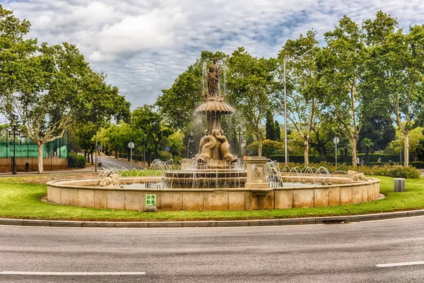 Fountain in Plaza de Sant Jordi, Montjuic, Barcelona, Catalonia, Spain — Stock Photo, Image