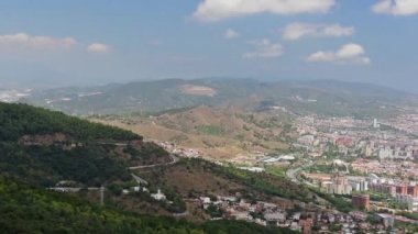 Tibidabo Dağı Barcelona, Katalonya, İspanya üzerinden havadan görünümü