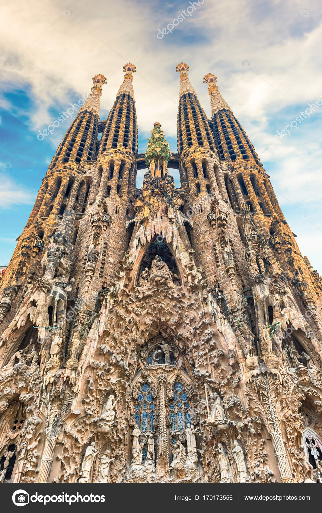 Natividad Fachada de la Sagrada Familia, Barcelona, Cataluña, España ...
