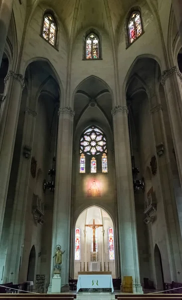 Innvendig i Den hellige hjertekirke, Barcelona, Catalonia, Spania – stockfoto