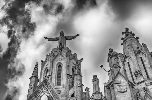 Iglesia del Sagrado Corazón, Montaña Tibidabo, Barcelona, Cataluña, España —  Fotos de Stock