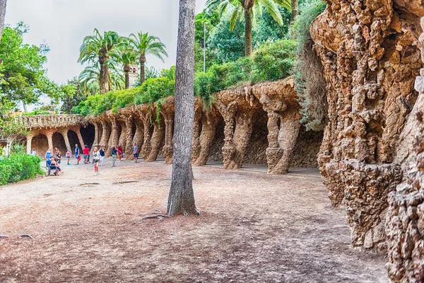 Colonnaded pathway in Park Guell, Barcelona, Catalonia, Spain — Stock Photo, Image