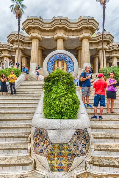 Staircase at the entrance of Park Guell, Barcelona, Catalonia, Spain — Stock Photo, Image