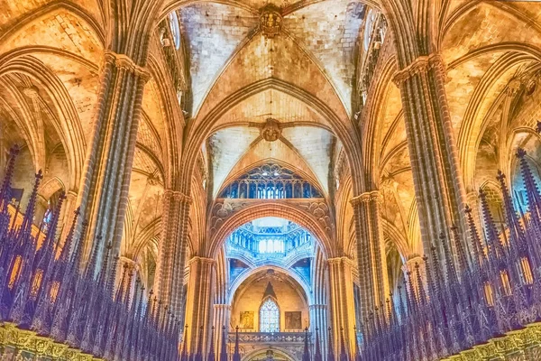 Интерьер кафедрального собора Барселоны, Каталония, Испания — стоковое фото