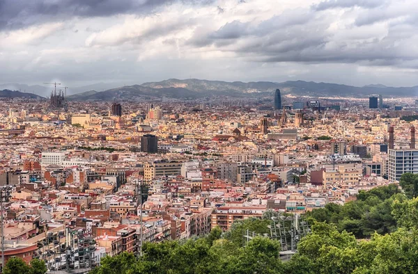 Luchtfoto stadsgezicht uitzicht op Barcelona, Catalonië, Spanje — Stockfoto