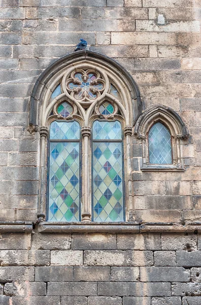 Medieval window in Placa del Rei, Barcelona, Catalonia, Spain — Stockfoto