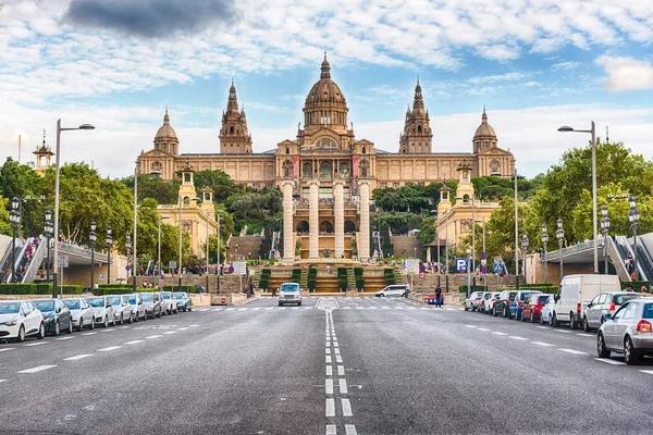 カタルーニャ、バルセロナ、カタルーニャ、スペインの国立美術館のファサード — ストック写真