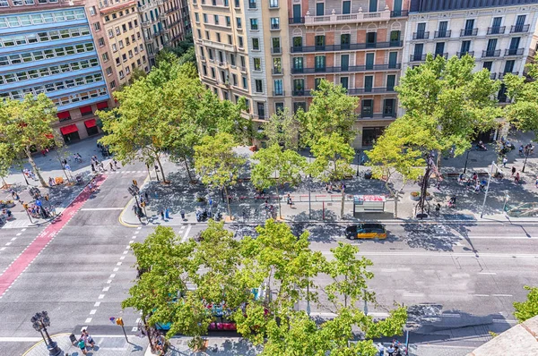 Passeig de Gracia, vista da Casa Mila, Barcelona, Catalunha, Espanha — Fotografia de Stock