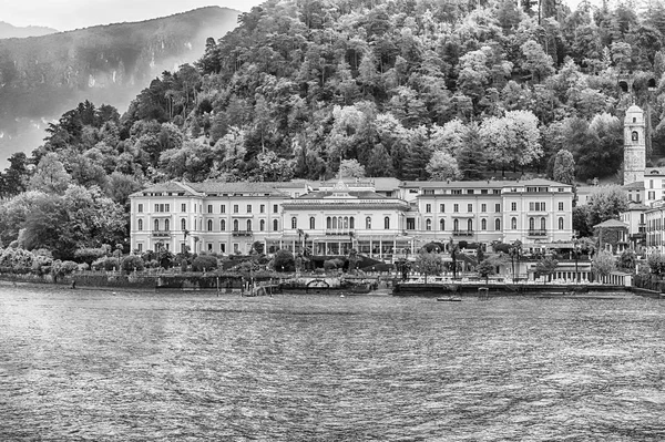 ベラジオ、コモ湖のヴィラ セルベッローニ ホテルのファサード — ストック写真