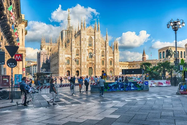 A gótica Catedral de Milão, também conhecida como Duomo di Milano, Itália — Fotografia de Stock