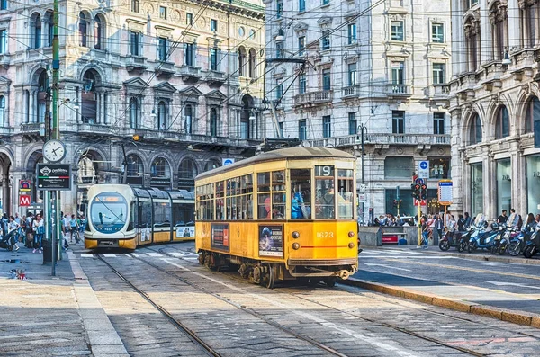 Trams operating in the city centre of Milan, Italy — Stock Photo, Image